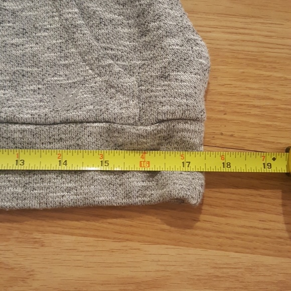 Forever 21 sleeveless, hooded pull over - Picture 4 of 6